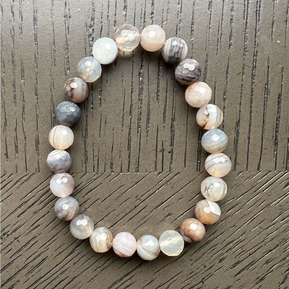 ( ONE )Faceted Botswana agate bracelet 8mm SIZE 6.5’